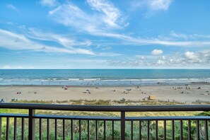 On the beach - Gorgeous View Oceanfront Condo w/ Hug Sundeck Balcony (Myrtle Beach)