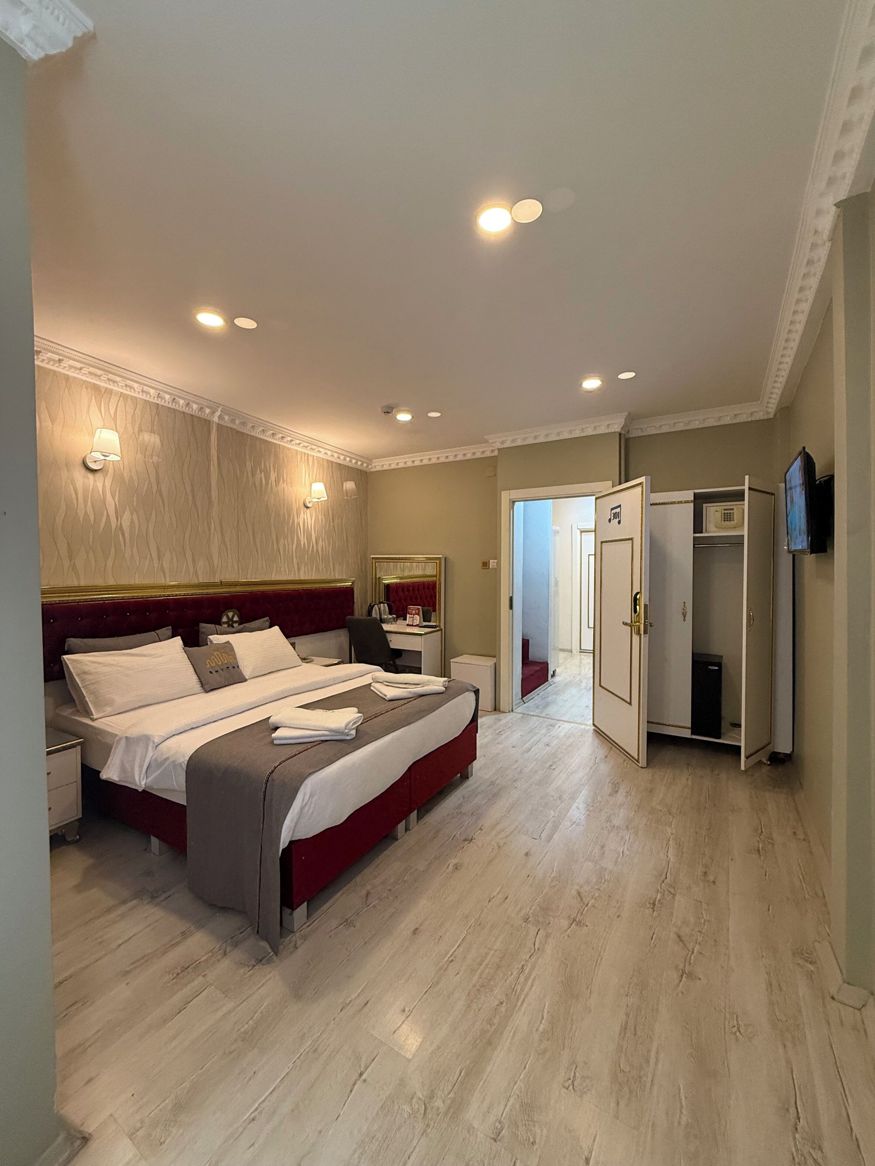 Economy Double Room | Minibar, soundproofing, free WiFi, bed sheets