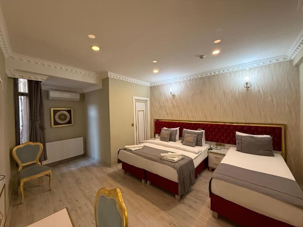 Minibar, kedap suara, Wi-Fi gratis, dan seprai linen