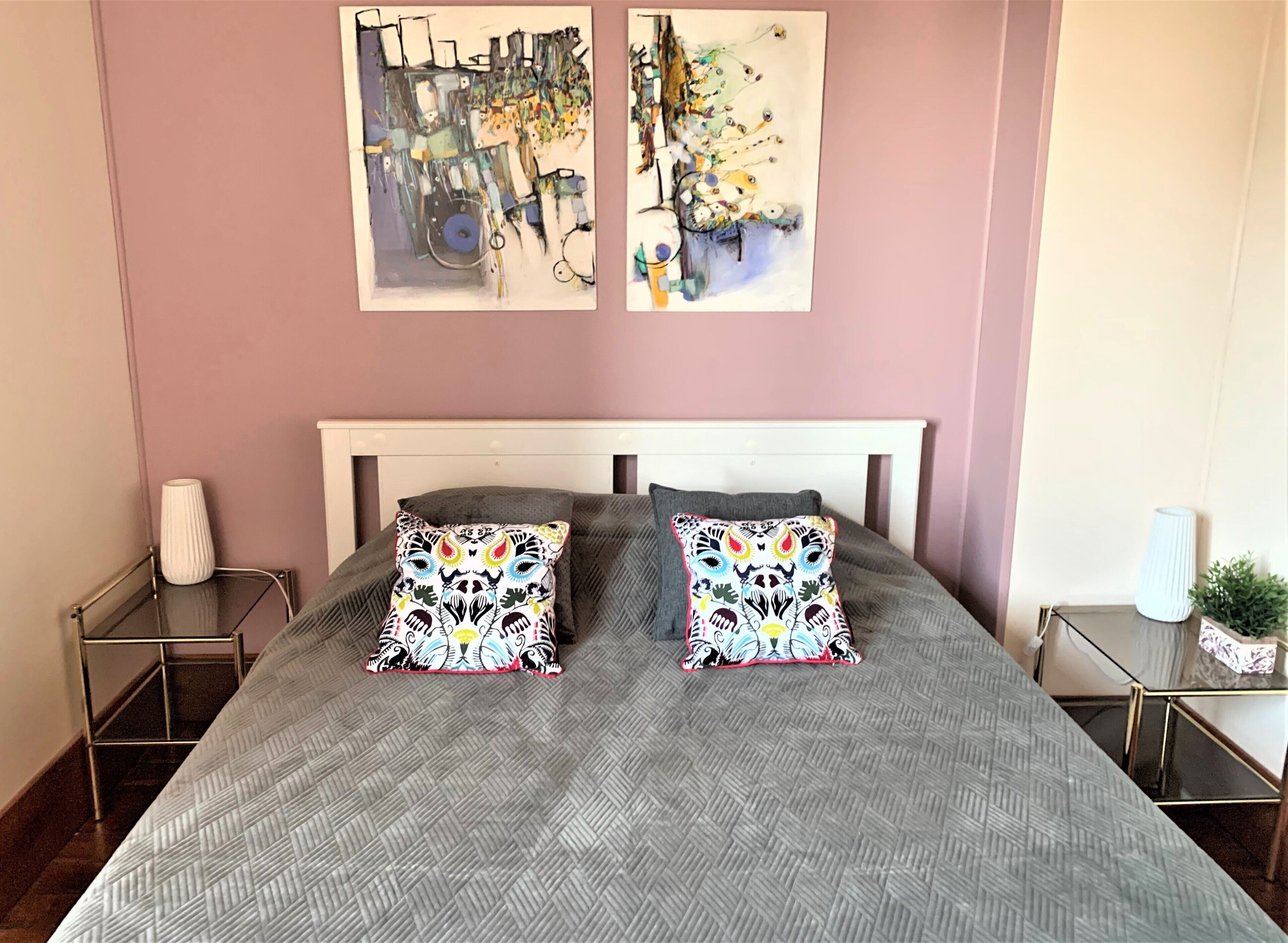 3 bedrooms, desk, iron/ironing board, travel cot