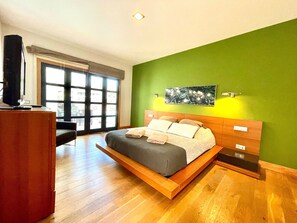 3 bedrooms, iron/ironing board, travel cot, free WiFi