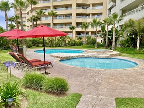 Piscina all'aperto, una piscina riscaldata