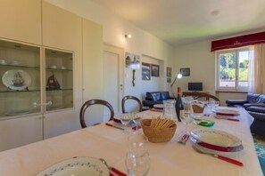 Apartment, 3 Bedrooms | In-room dining - Michelle (Rapallo)