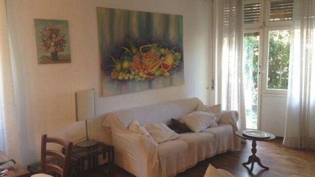 Unclassified image, 1 of 12, button - San Michele (Rapallo)