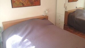 Unclassified image, 3 of 12, button - San Michele (Rapallo)