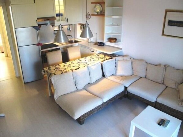 Apartment, 2 Schlafzimmer | Wohnbereich