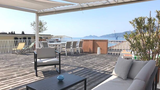 Unclassified image, 1 of 32, button - Perla del mare (Rapallo)