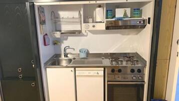Căn hộ, 1 phòng ngủ | Bếp nhỏ riêng | Tủ lạnh, lò nướng, bếp nấu, máy rửa bát