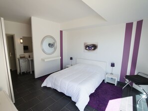 3 slaapkamers, een strijkplank/strijkijzer, wifi, beddengoed