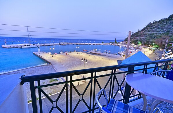 ダブルルーム バルコニー シービュー | バルコニーからの眺望