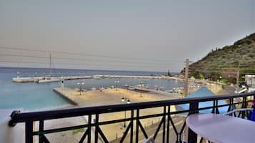 Doppelzimmer, Balkon, Meerblick | Blick vom Balkon