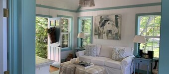 The Farmhouse - Mountain Vineyard Getaway on the Highlands Plateau