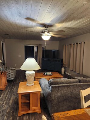 Smart TV, DVD player