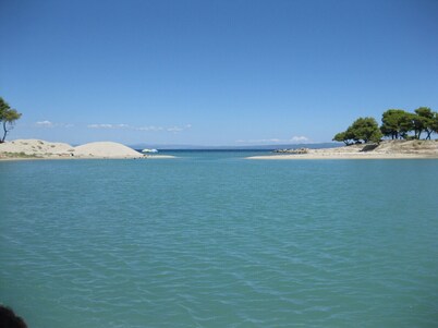 2-bedroom bungalow in an idyllic olive grove 