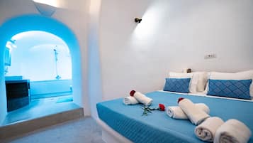 3 bedrooms, in-room safe, desk, iron/ironing board