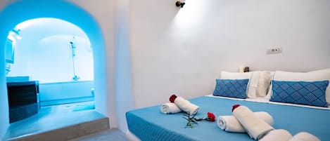 3 bedrooms, in-room safe, desk, iron/ironing board