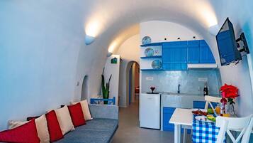 Älytelevisio, kirjoja, tulostin