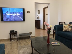 Smart TV - Three Bedrooms Apartment Nile view Maadi (Maadi)