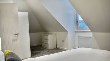 3 bedrooms, soundproofing, iron/ironing board, travel crib