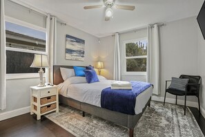 2 habitaciones, tabla de planchar con plancha y cuna de viaje