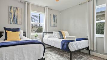 2 Schlafzimmer, Bügeleisen/Bügelbrett, Reisekinderbett, kostenloses WLAN