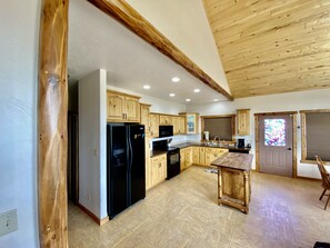 Fridge, microwave, oven, stovetop - Mountain Getaway Summer Escape (South Fork)