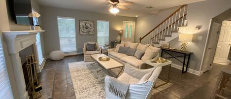 Smart TV, books, stereo