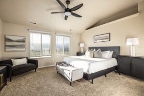 6 slaapkamers, een strijkplank/strijkijzer, reisbedje, gratis wifi