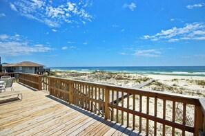 Casa, varias camas (Cabana Beach House) | Balcón