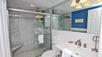 Condo, Multiple Beds (Broadmoor 304) | Bathroom | Towels