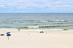 På stranden