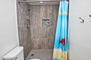 Ferienhaus, 1 Queen-Bett und Schlafsofa (Beachview 203) | Badezimmer | Handtücher