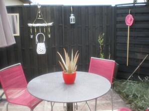 Outdoor dining - 1 Bedroom Private vacation home in Audenge (Audenge)