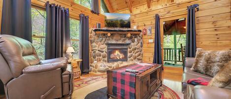 Una Smart TV, una chimenea