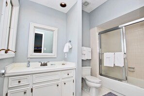 House, Multiple Beds (Marilyns Cottage) | Bathroom | Towels - Marilyns Cottage (Gulf Shores)