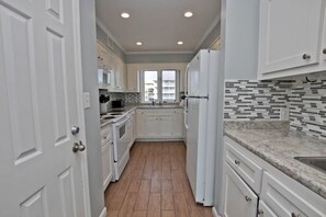 House, Multiple Beds (Marilyns Cottage) | Private kitchen | Cookware/dishes/utensils