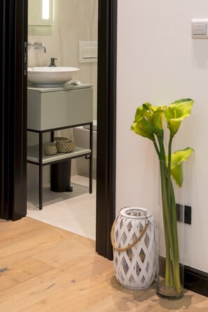 Toalhas de banho, sabonete, shampoo 