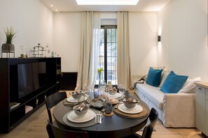 Dining - Design Triplex in the City Center (Zagreb)