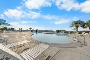 Condo, varias camas (Gulf Shores Plantation 1369) | Alberca | Alberca techada