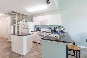 Condo, Multiple Beds (Grande Caribbean 418) | Private kitchen