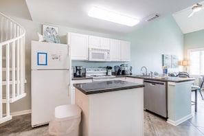 Condo, Multiple Beds (Grande Caribbean 418) | Private kitchen