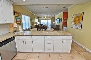 Condo, Multiple Beds (Marlin Key 4G) | Private kitchen | Cookware/dishes/utensils