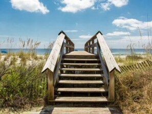 On the beach - Marlin Key 4G (Orange Beach)