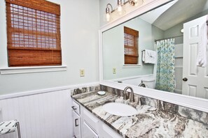 House, Multiple Beds (Sunset Daze) | Bathroom - Sunset Daze (Gulf Shores)