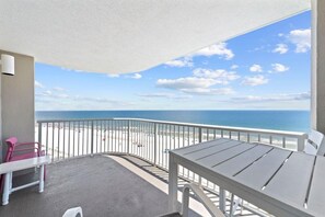Condo, 1 King Bed with Sofa bed (Tradewinds 901) | Property grounds