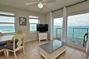 Condo, 1 King Bed with Sofa bed (Tradewinds 901) | Interior