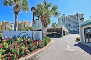 Condo, Multiple Beds (White Caps 1404) | Property grounds
