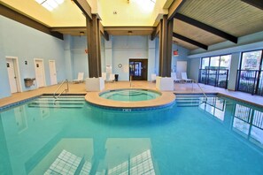 Lägenhet - flera sängar (White Caps 1404) | Pool | Inomhuspool och uppvärmd pool
