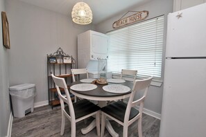Dining - Sand Dollar 28 (Gulf Shores)