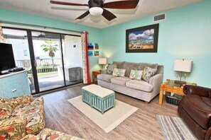 Condo, 1 King Bed with Sofa bed (Seascape 102) | Living area